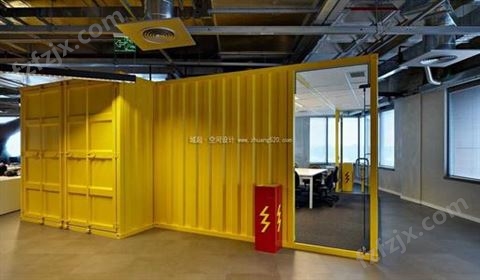 黄色办公室集装箱